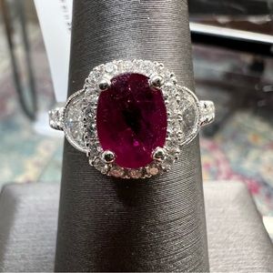 18k White Gold Diamond & Ruby Ring